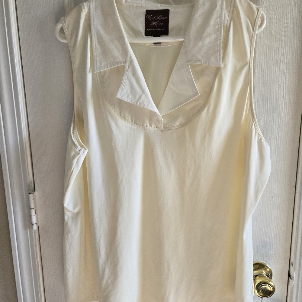 SET OF TWO Black And Cream Sleeveless Shaper